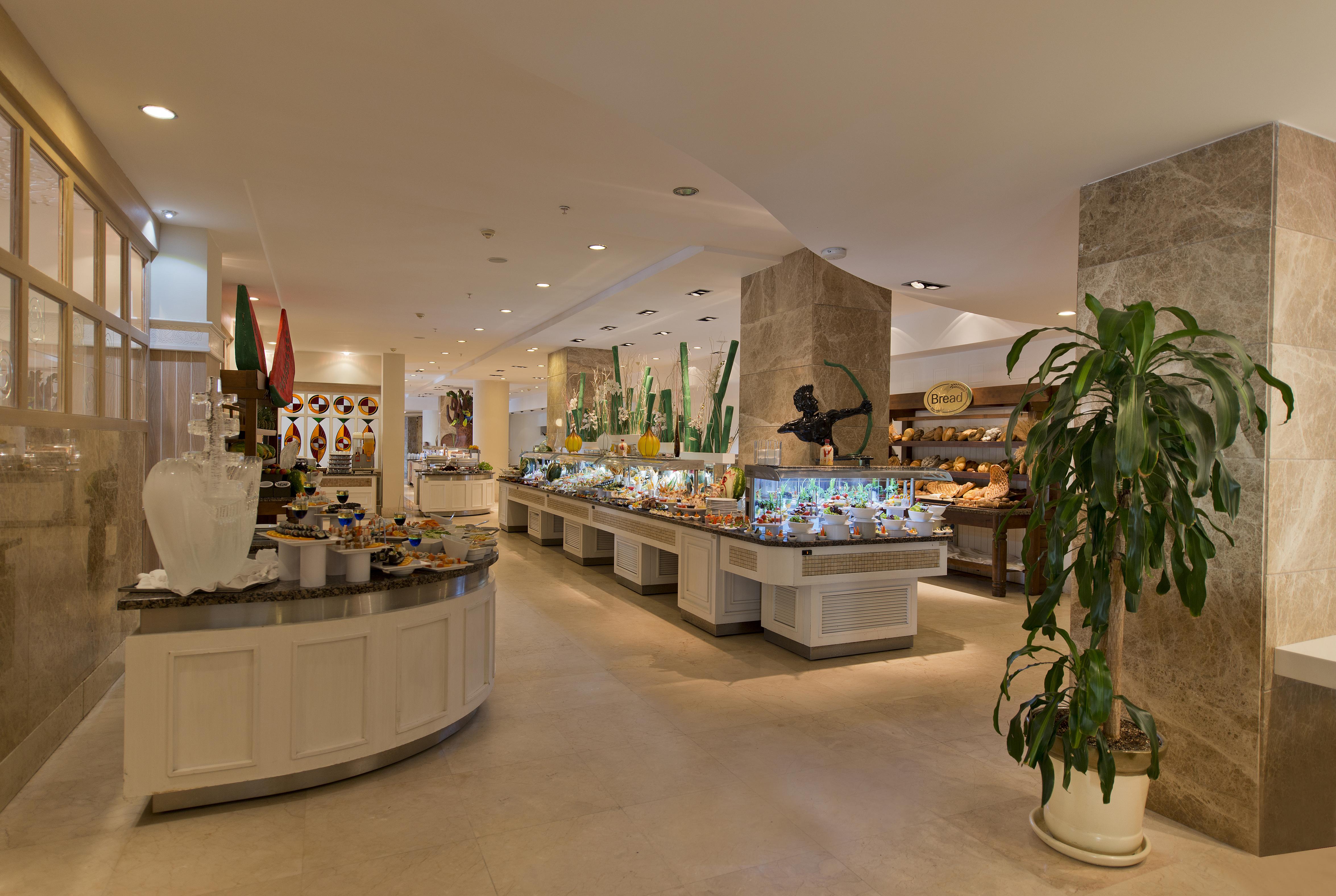 Sentido Kamelya Fulya Hotel & Aqua 코라클리 외부 사진 The buffet at the Grand Hyatt Hotel, Amman, Jordan