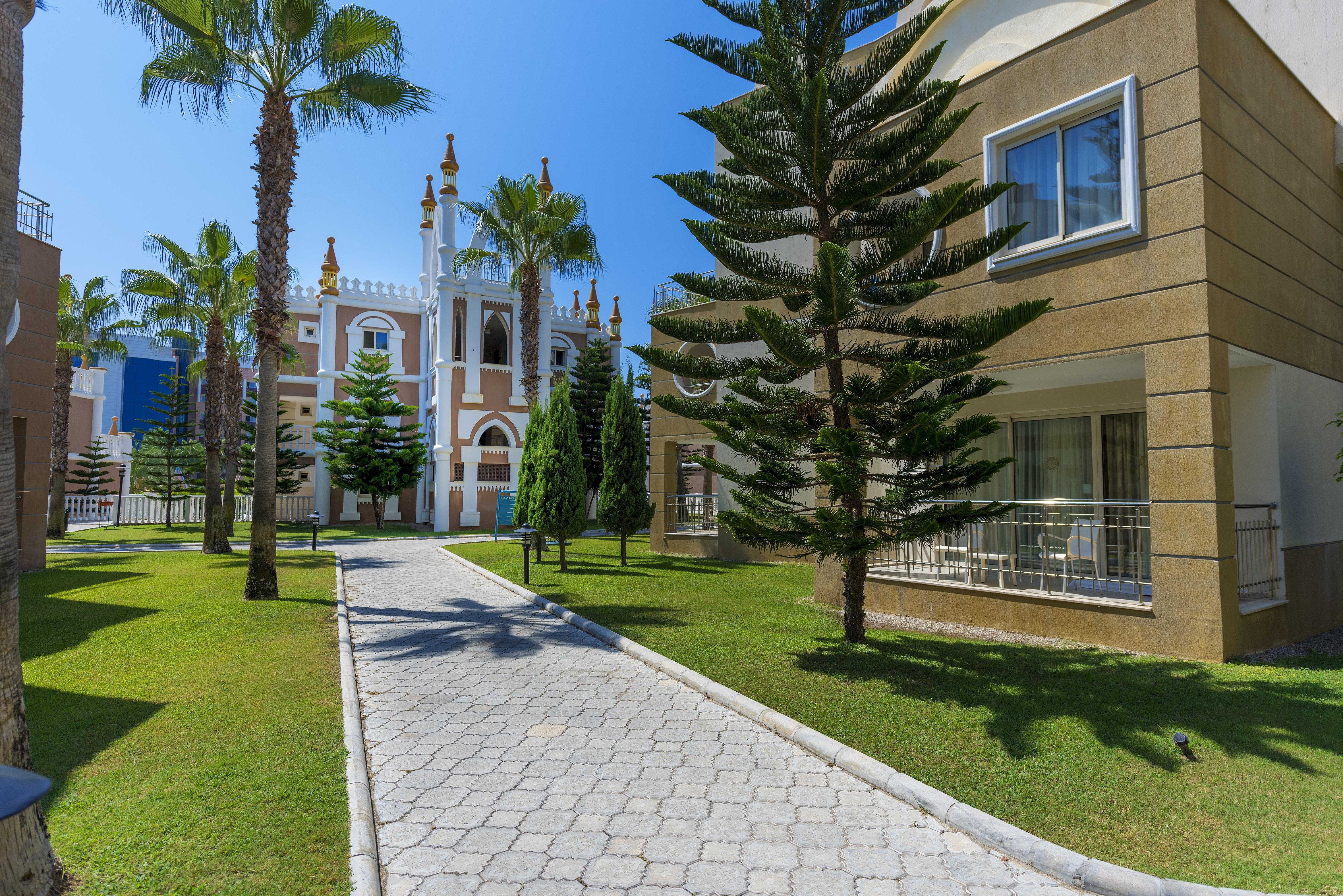 Sentido Kamelya Fulya Hotel & Aqua 코라클리 외부 사진 Residential neighborhood in the city