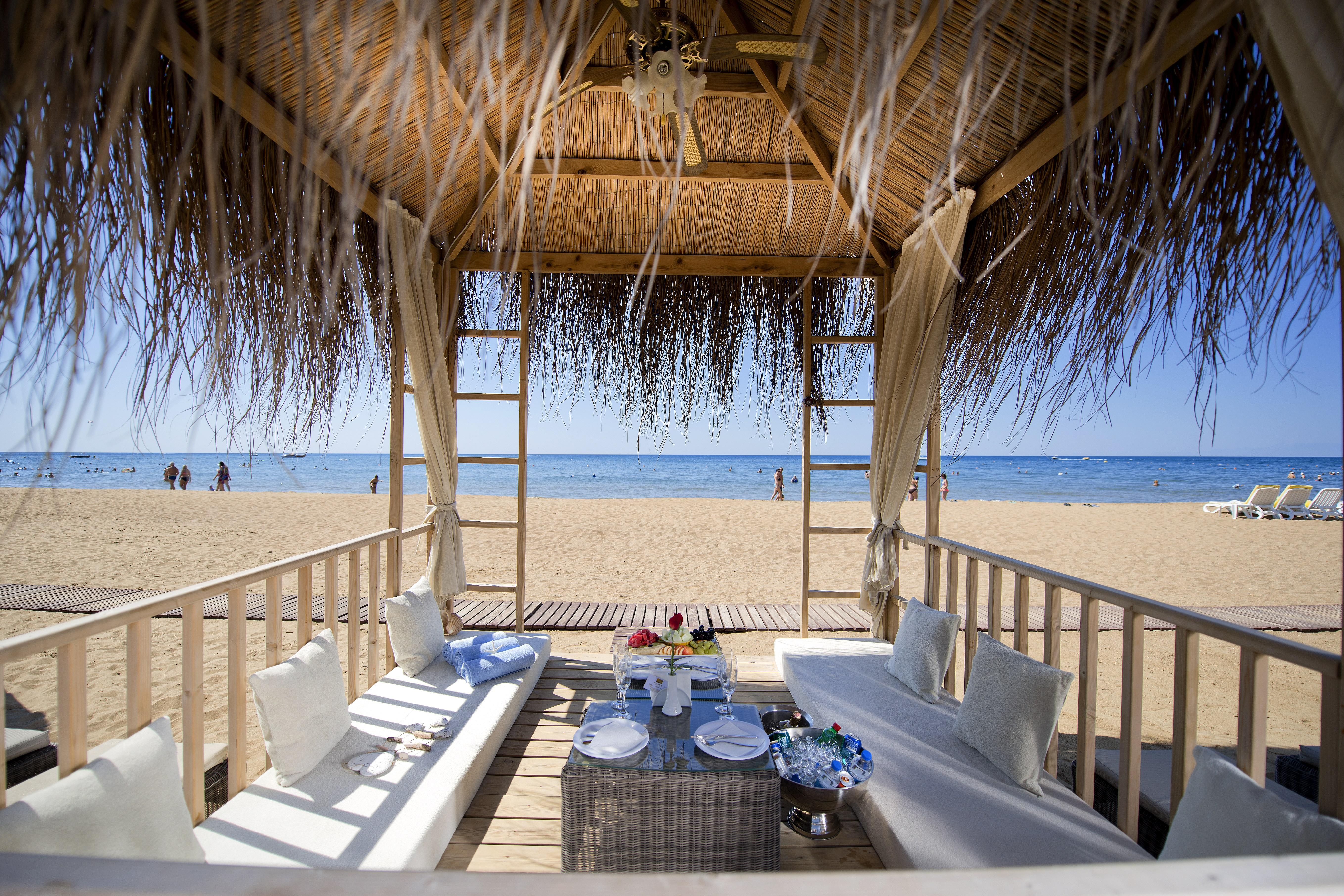 Sentido Kamelya Fulya Hotel & Aqua 코라클리 외부 사진 A beach hut at the resort