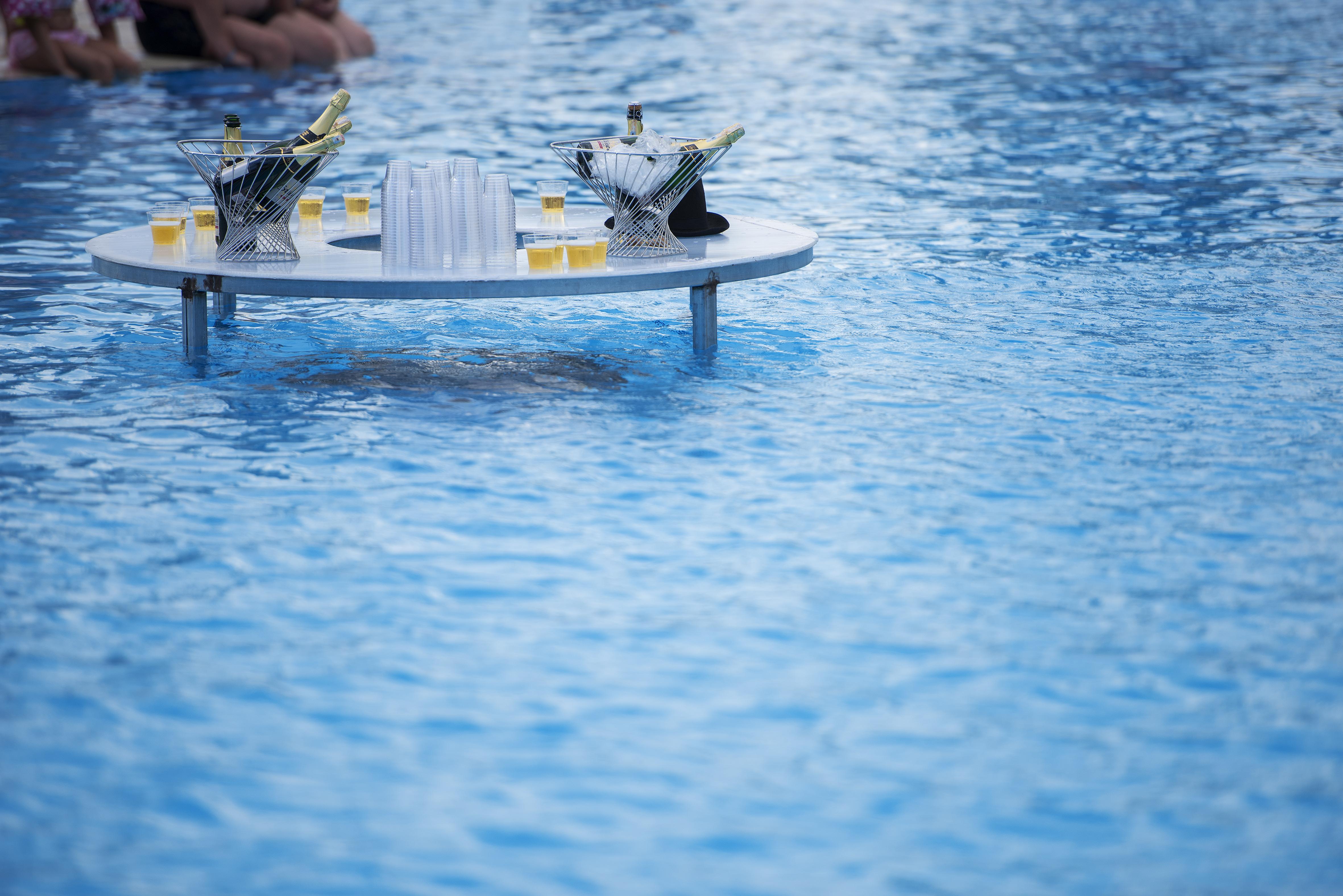 Sentido Kamelya Fulya Hotel & Aqua 코라클리 외부 사진 A floating pool table