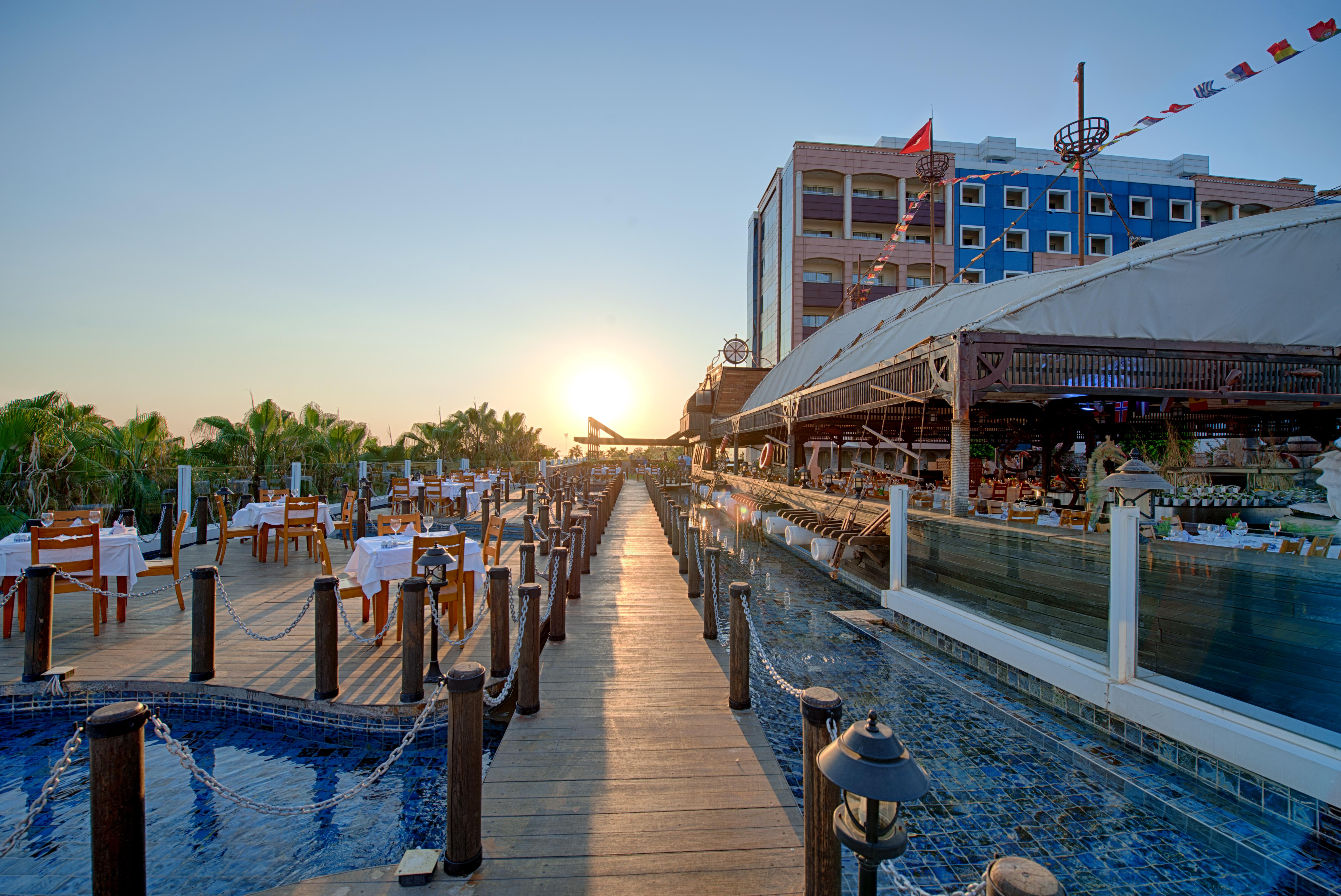 Sentido Kamelya Fulya Hotel & Aqua 코라클리 외부 사진 Sunset at the Marina